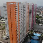 Comfort Studio At Green Pramuka City Apartment Near Shopping Center By Travelio