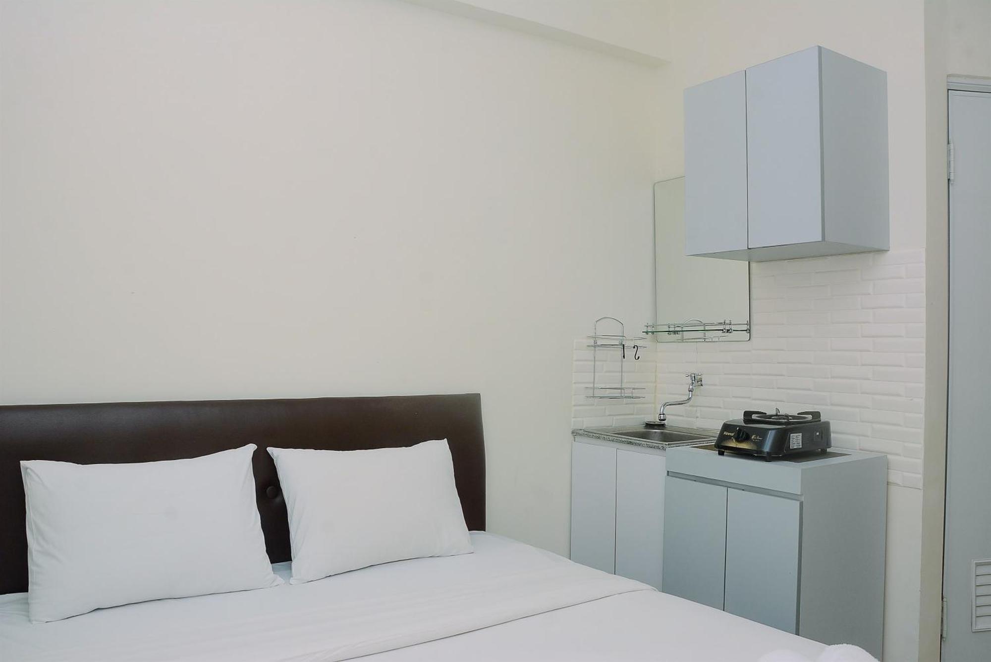 Comfort At Pramuka Near Shopping Center By Travelio Apartemen *